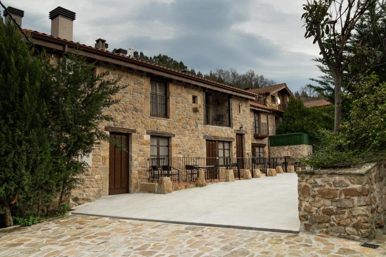 Posada Y Apartamentos Trebuesto De Guriezo Buitenkant foto