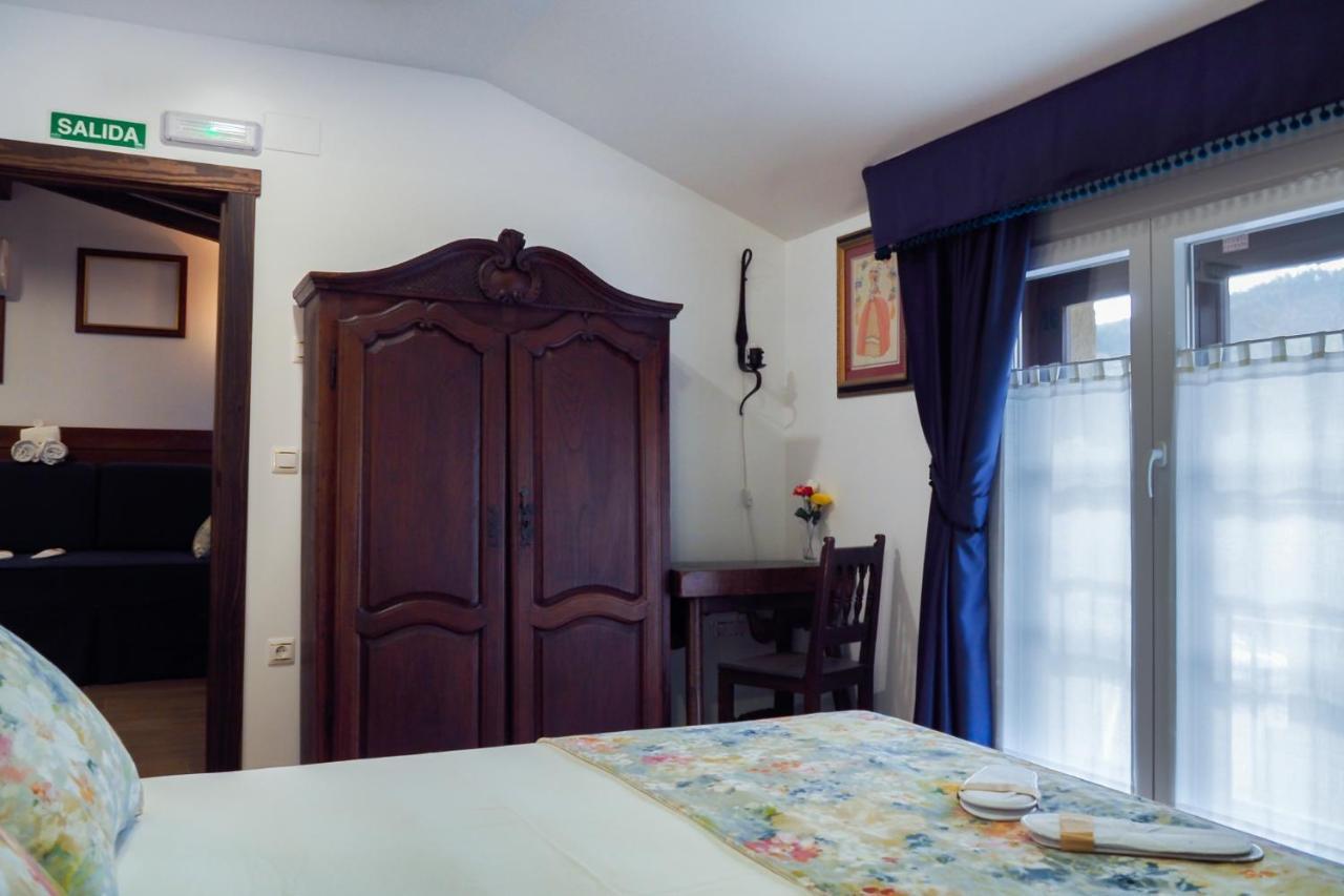 Posada Y Apartamentos Trebuesto De Guriezo Buitenkant foto