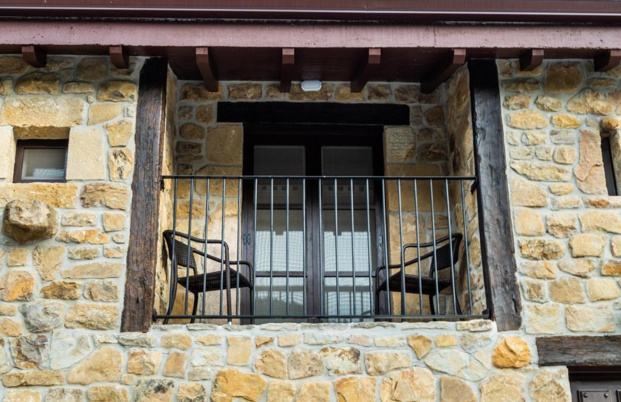 Posada Y Apartamentos Trebuesto De Guriezo Buitenkant foto